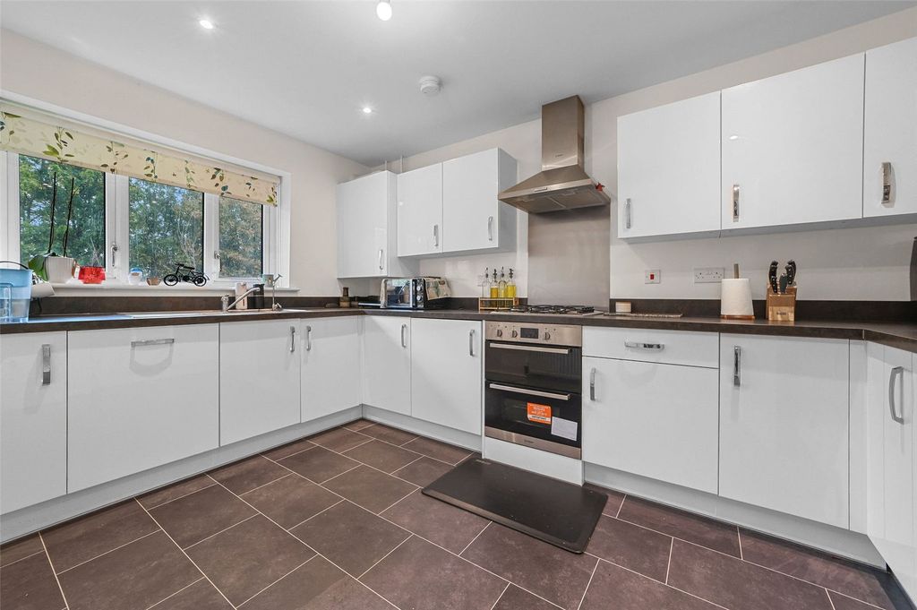 Property photo 2 of 16 Picture No. 10