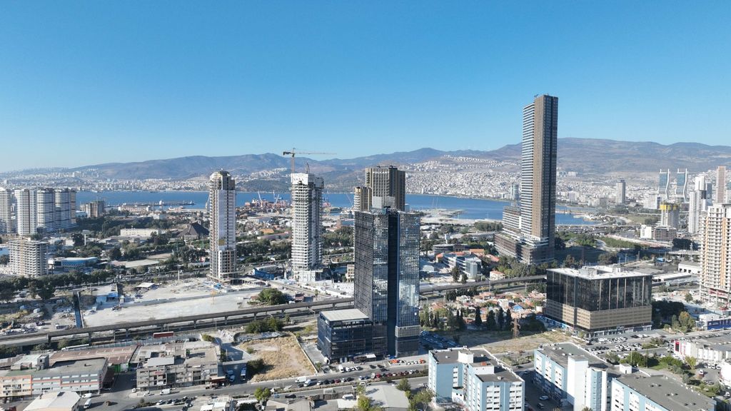 Property photo 2 of 41