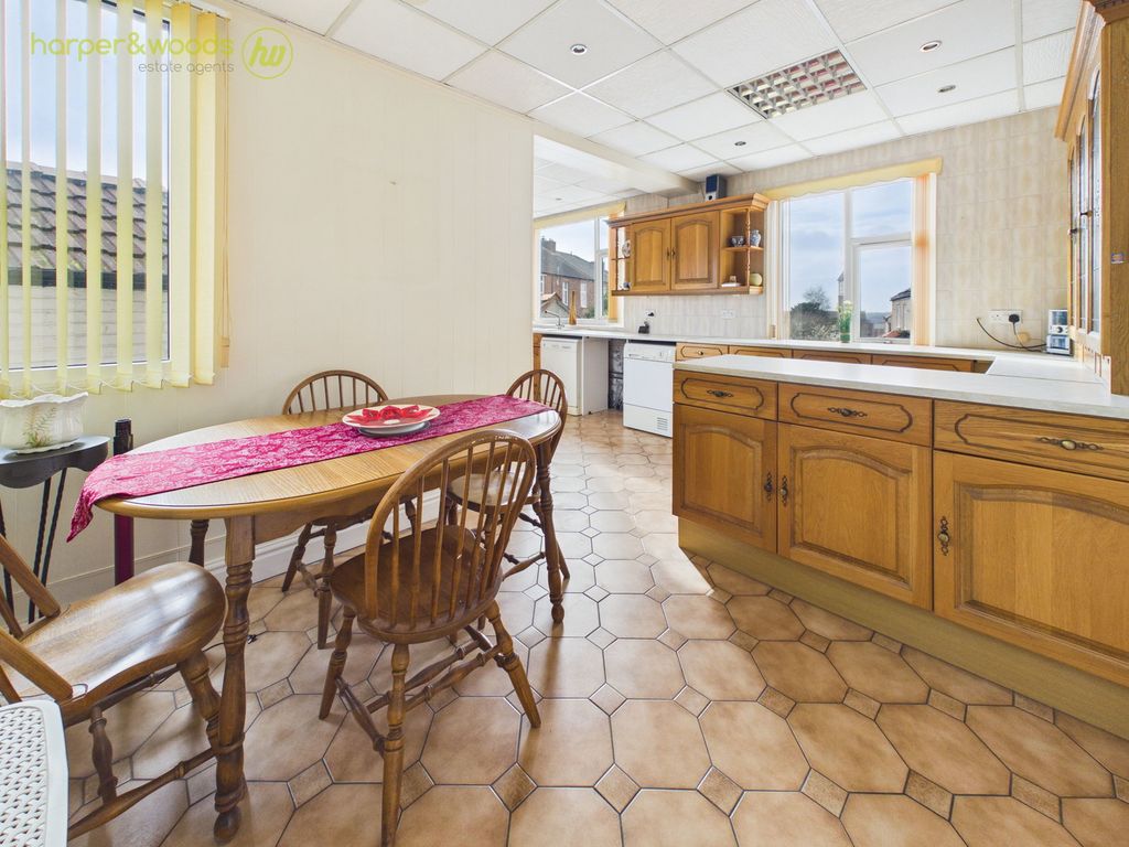 Property photo 3 of 39