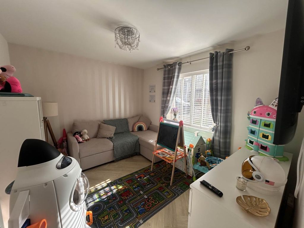 Property photo 3 of 11 Img_4787