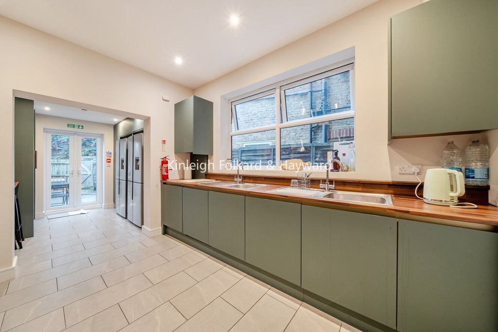 Property photo 2 of 12 Picture No. 20