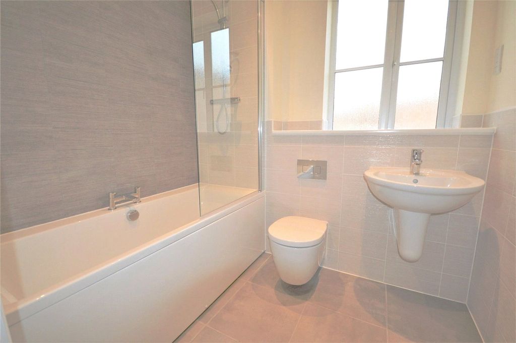 Property photo 3 of 7 Picture No. 25