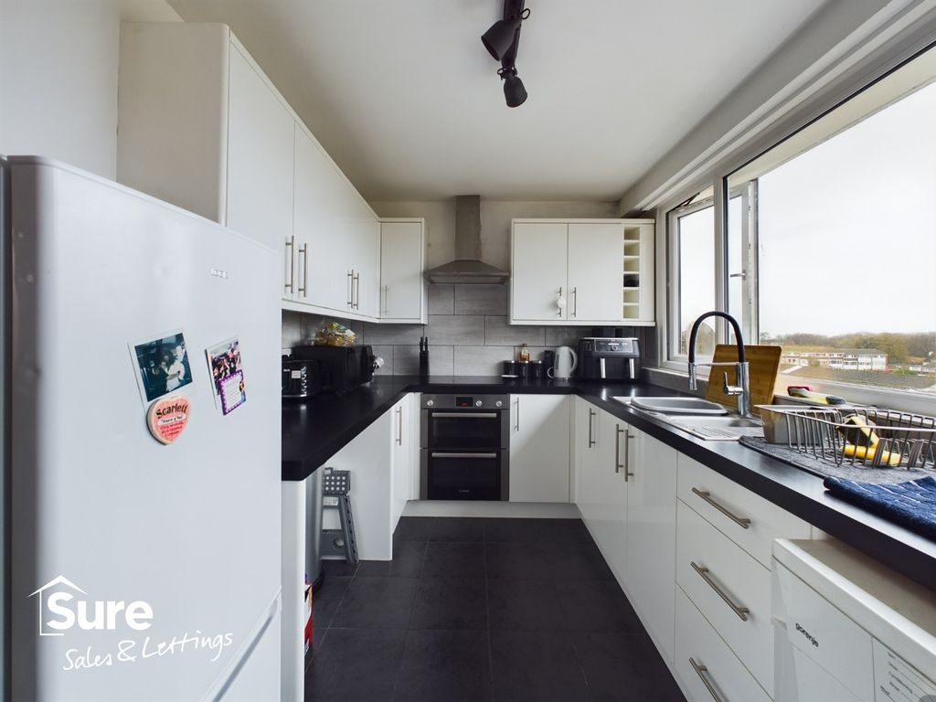 Property photo 3 of 11 3911062