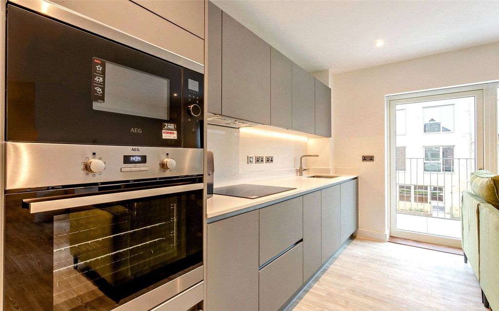 Property photo 1 of 17 Kitchen/Living