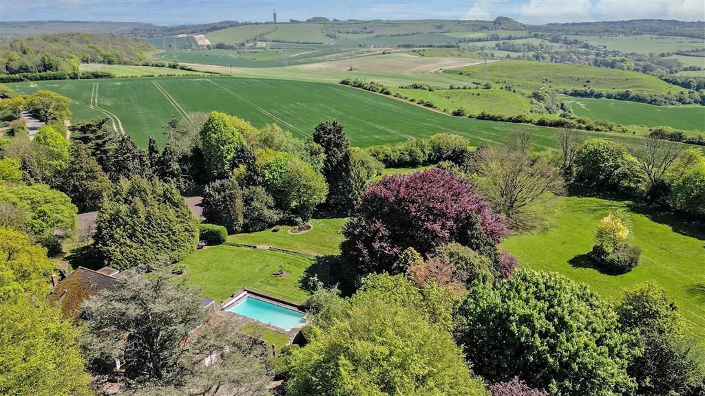 Property photo 1 of 20 Drone 9