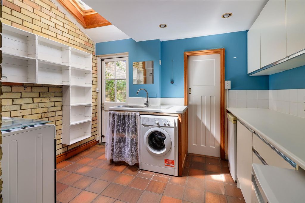 Property photo 3 of 21 Img (7).Jpg
