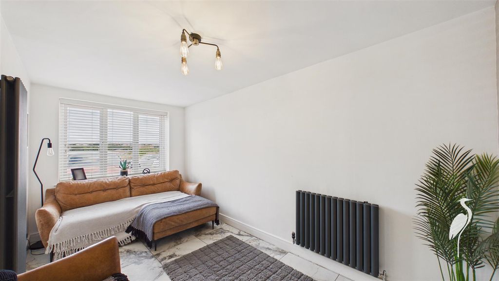 Property photo 2 of 30