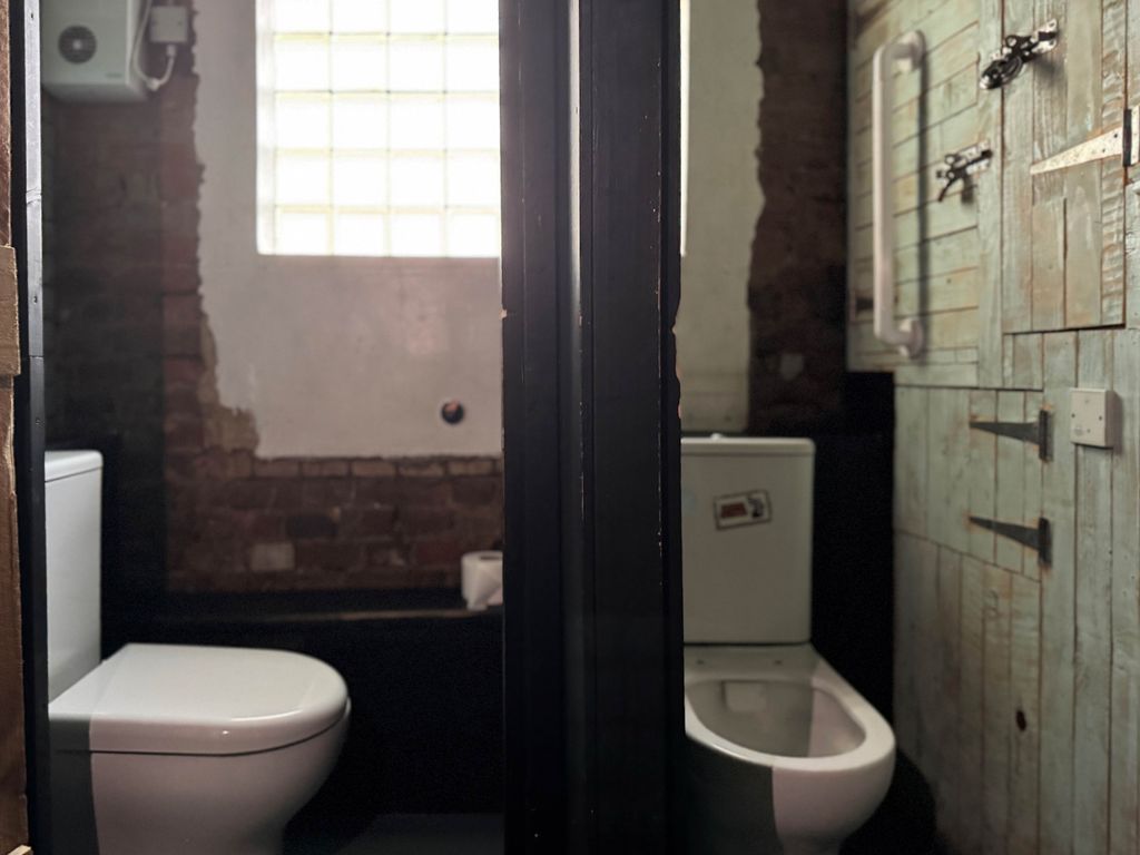 Property photo 3 of 12 B