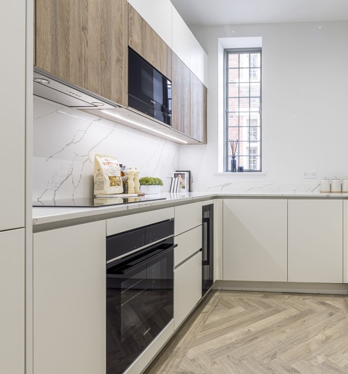 Property photo 2 of 9 Kitchen