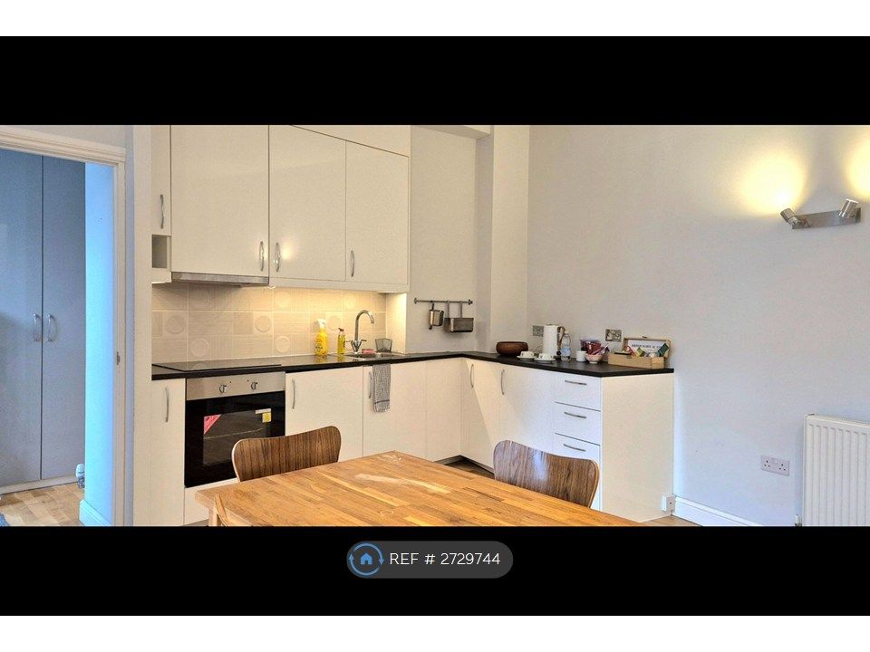 Property photo 2 of 5 Kitchen