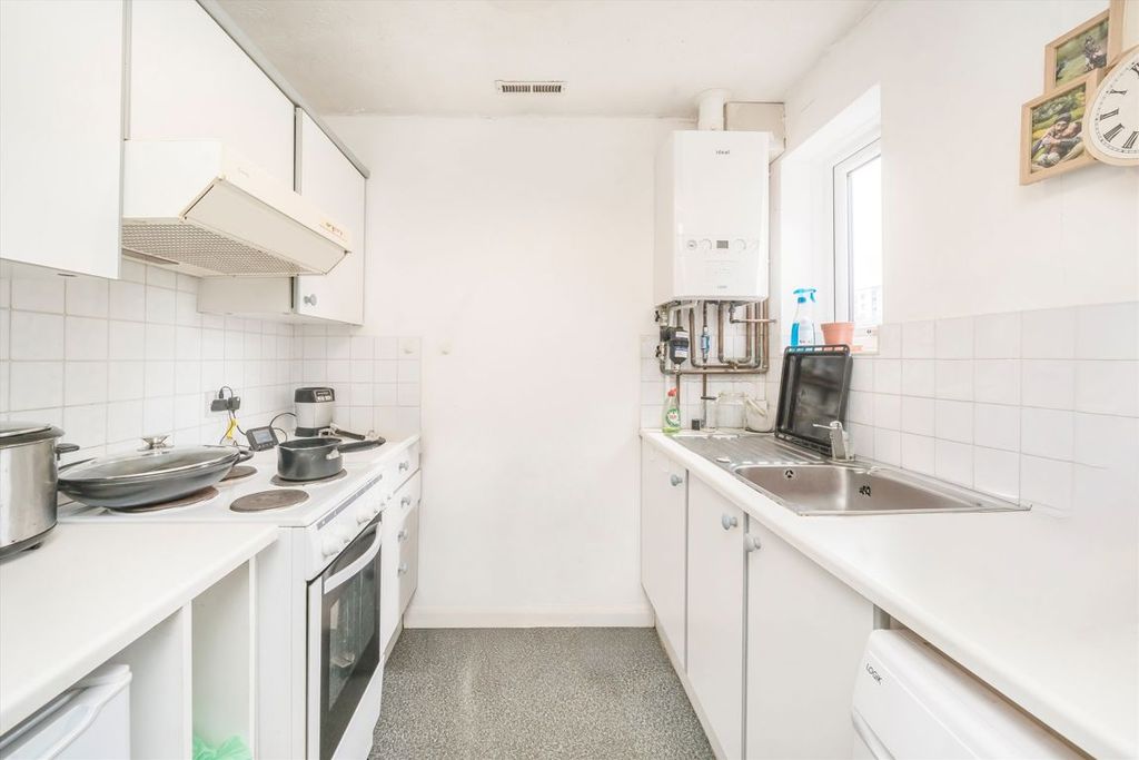 Property photo 3 of 5