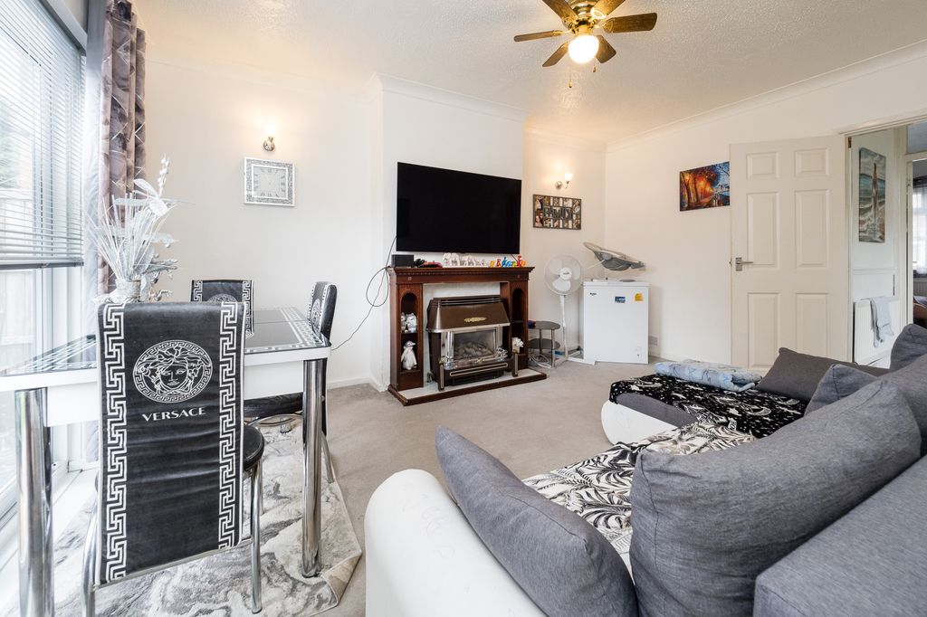 Property photo 3 of 17