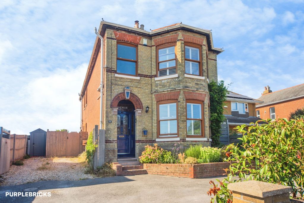 Property photo 1 of 42