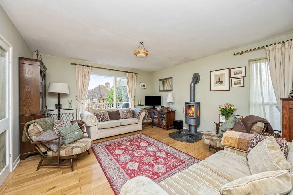 Property photo 2 of 23