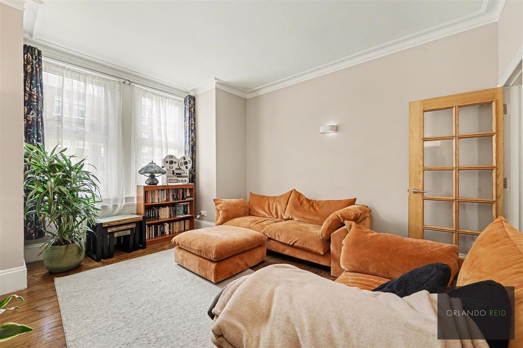 Property photo 3 of 13 Flat 2, 142 Queenstown Road Sw8 3Rr-5.Jpg