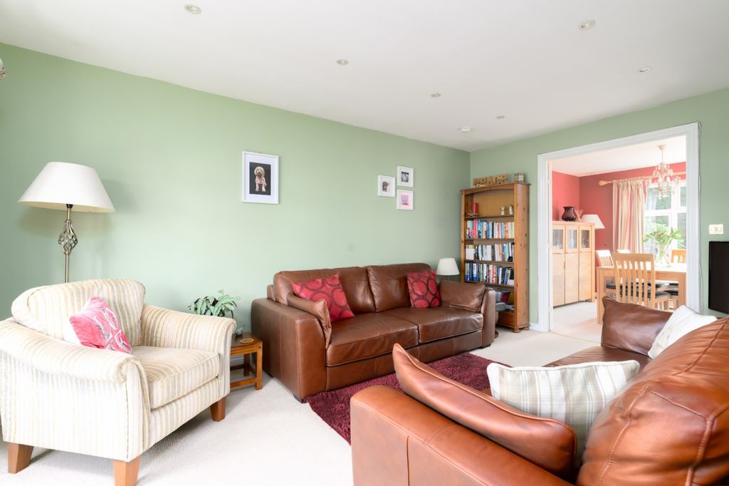 Property photo 2 of 26