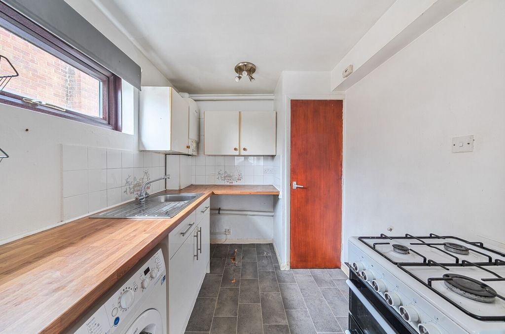 Property photo 3 of 20 1408252-1-698491c...