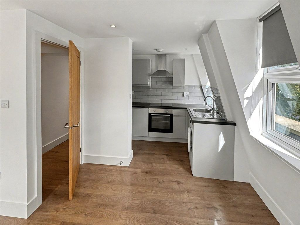 Property photo 2 of 6 Picture No. 13