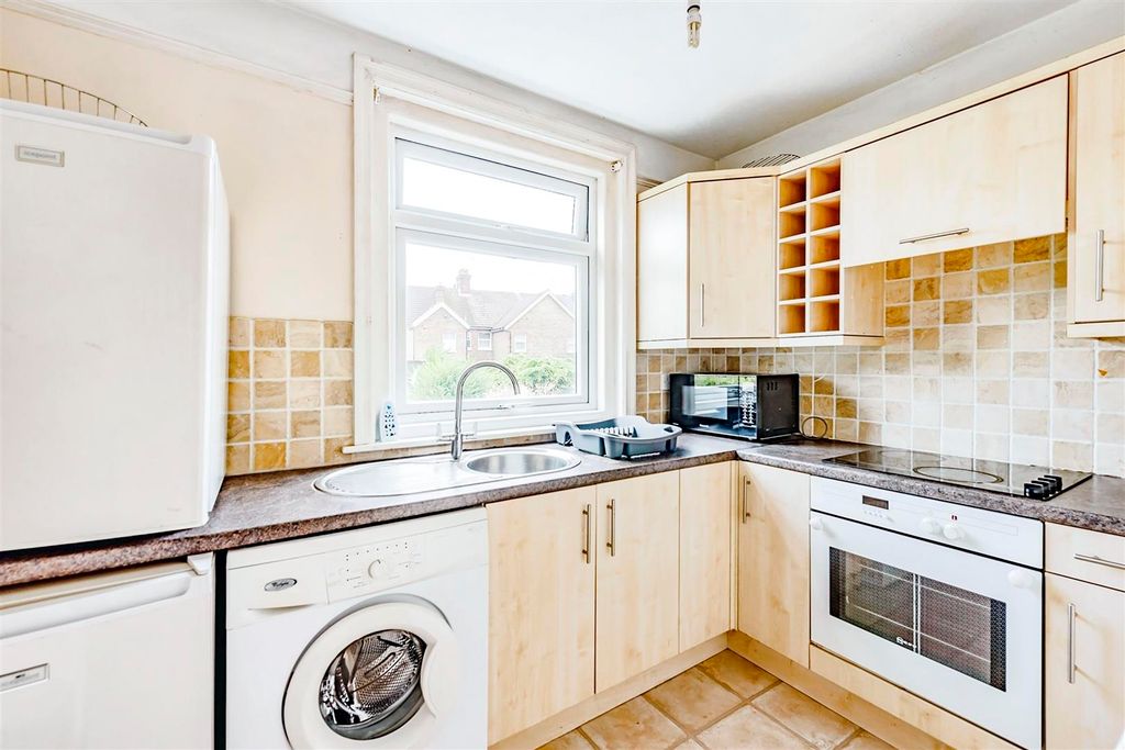 Property photo 2 of 11 Image
