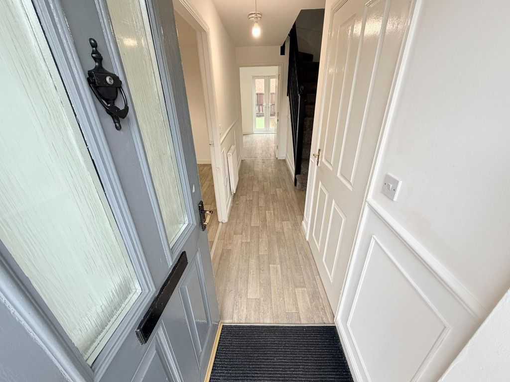 Property photo 3 of 27 Hall