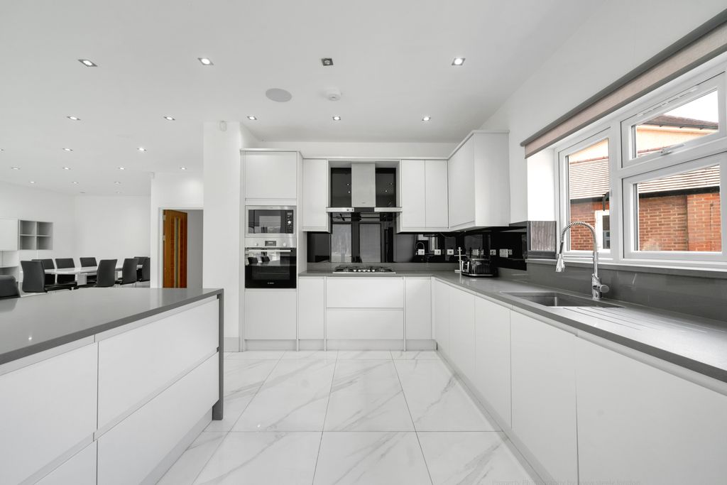 Property photo 3 of 27 Open-Plan Kitchen