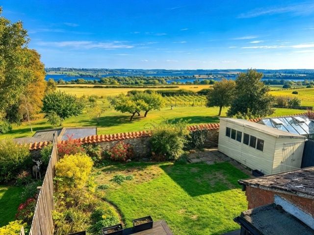 Property photo 2 of 24 2. 51D698B7-82B3-46B0-90E7-9Ae9C9536D38