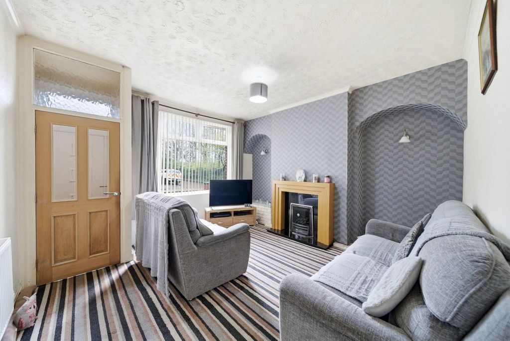 Property photo 3 of 33