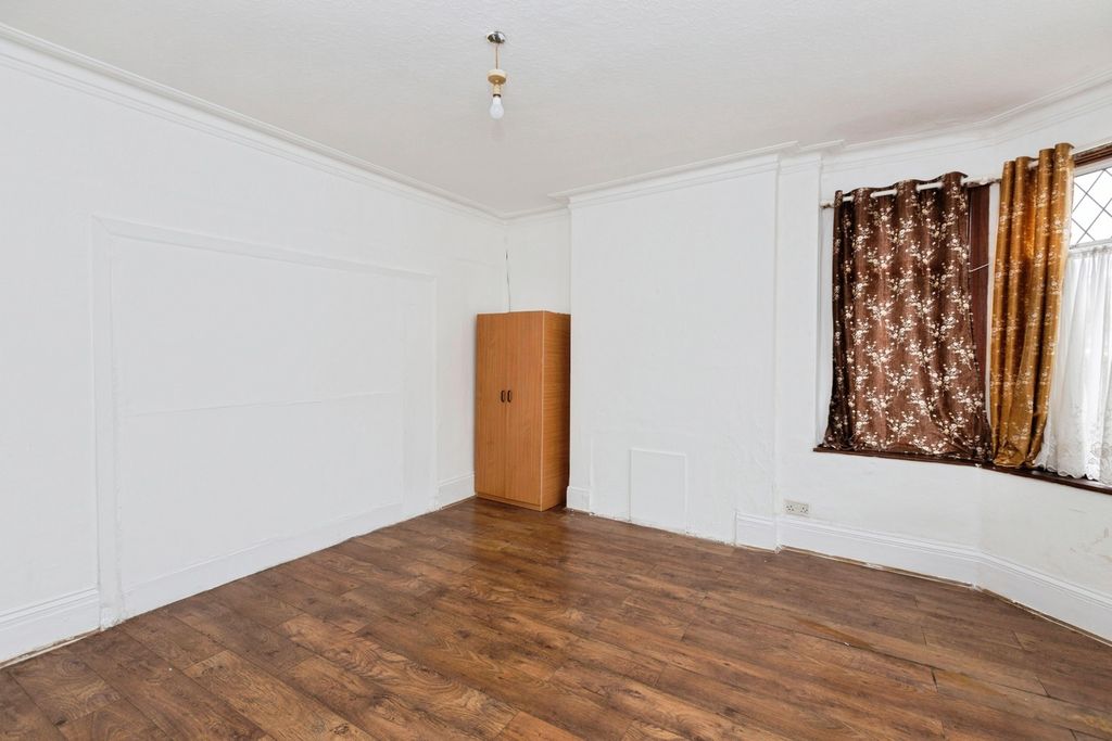 Property photo 3 of 19 Photo