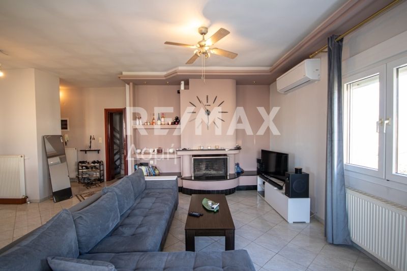 Property photo 1 of 35