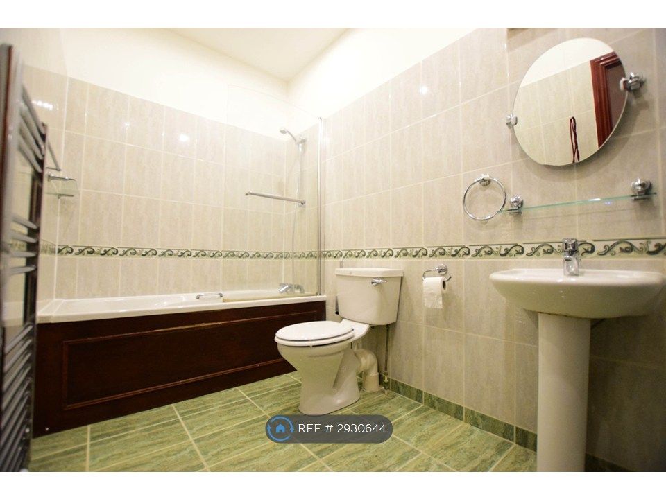 Property photo 2 of 6 Bathroom