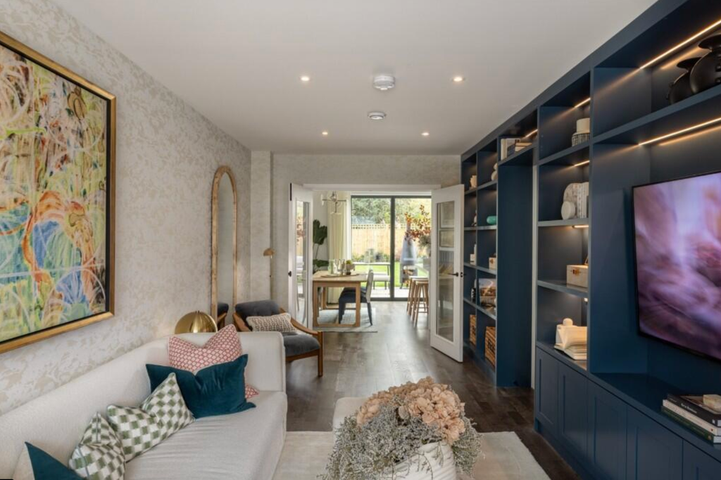 Property photo 3 of 16 Living Room