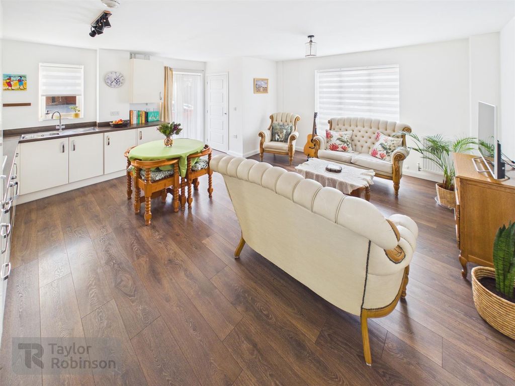 Property photo 2 of 14 Cam02600G0-Pr0686-Still021.Jpg