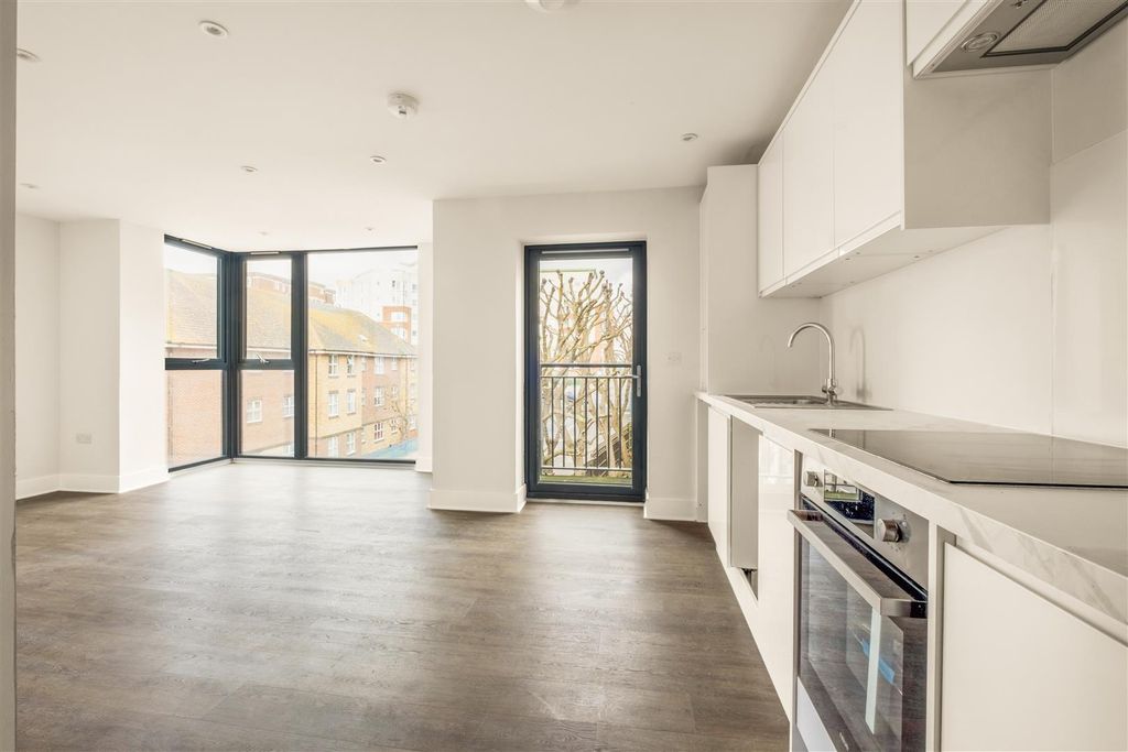 Property photo 3 of 11 6 Stag House-7.Jpg