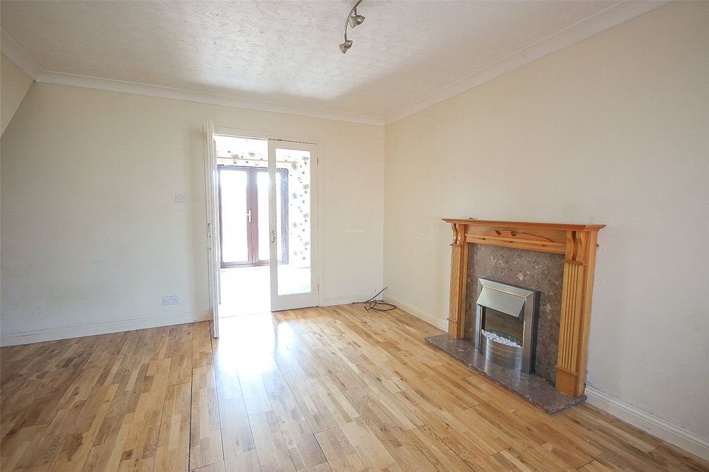 Property photo 2 of 9 Picture No. 17