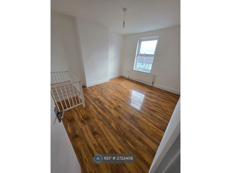 Property photo 3 of 4 Bedroom