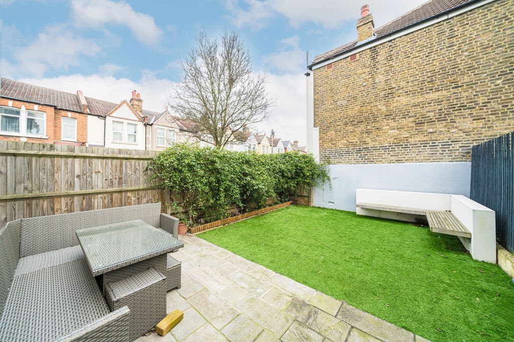 Property photo 3 of 9