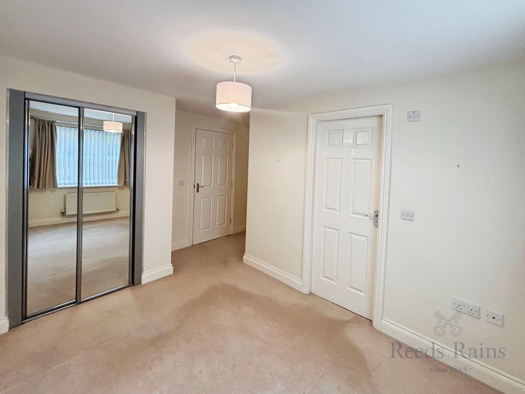 Property photo 2 of 13 Picture No. 17