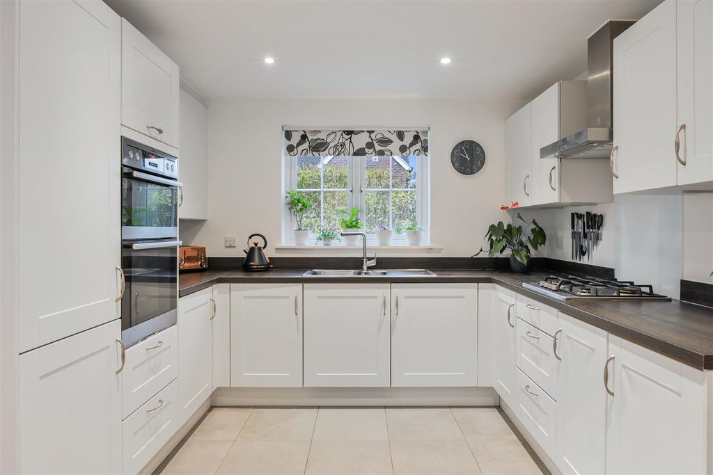 Property photo 3 of 20 Woodlands Close (10).Jpg
