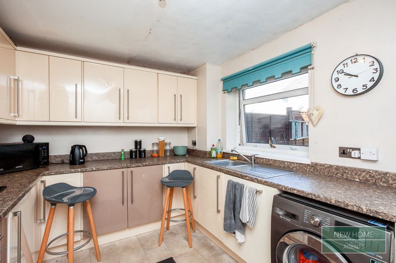 Property photo 3 of 11 Photo 12