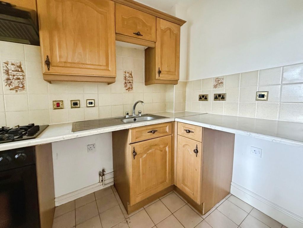 Property photo 3 of 9 285A099E--4Ebc-A54C-F3E9E73C7B9F-10161-000002B1003