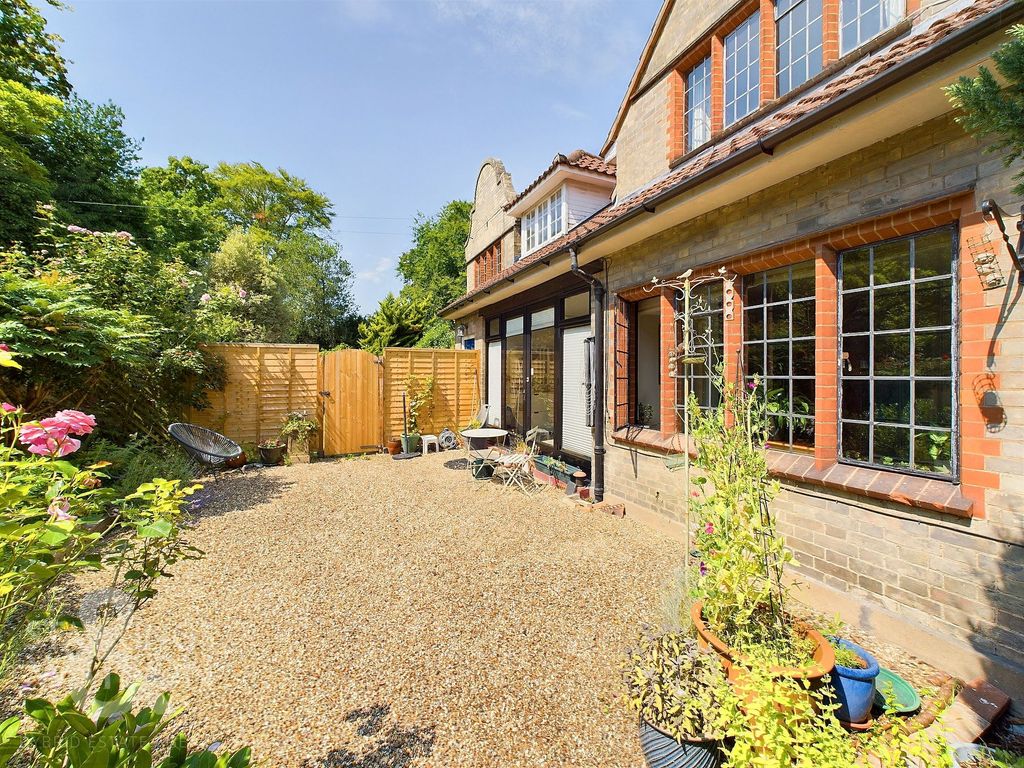 Property photo 1 of 21
