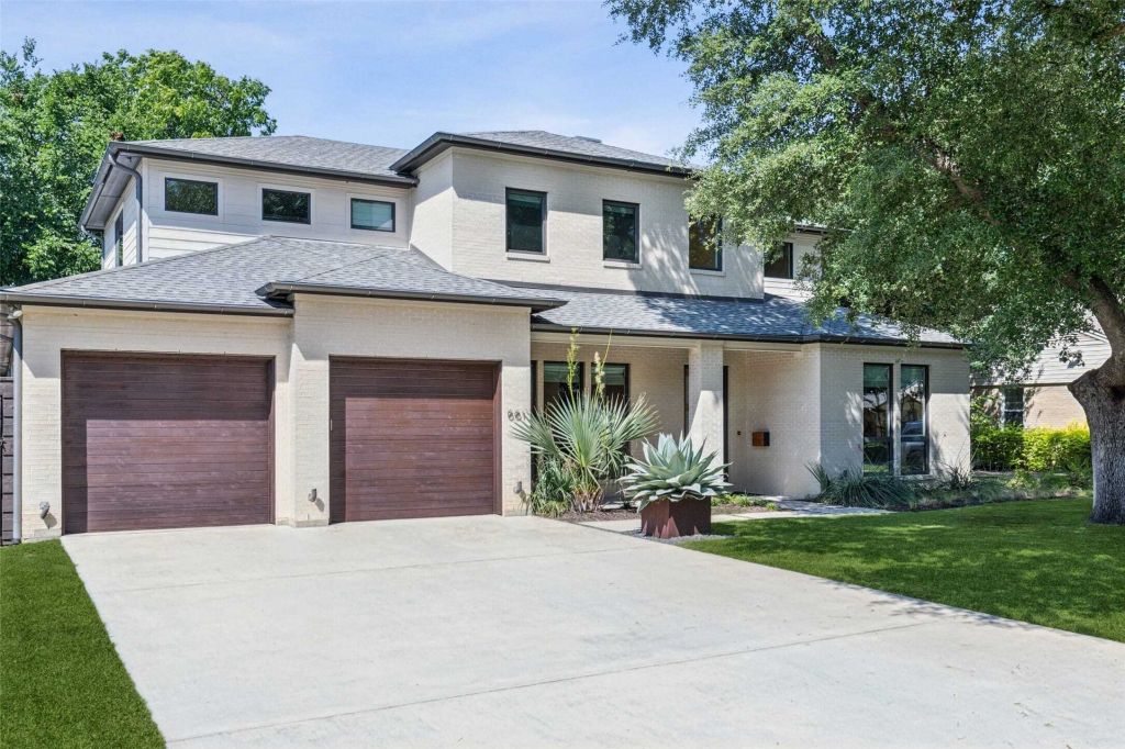 Property photo 1 of 31