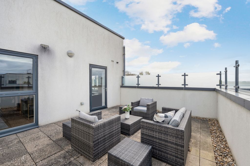 Property photo 2 of 12 Picture No. 10