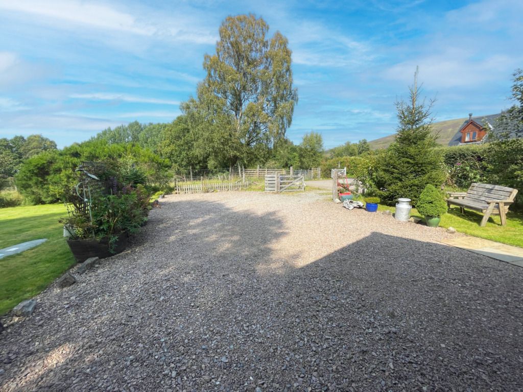 Property photo 3 of 33