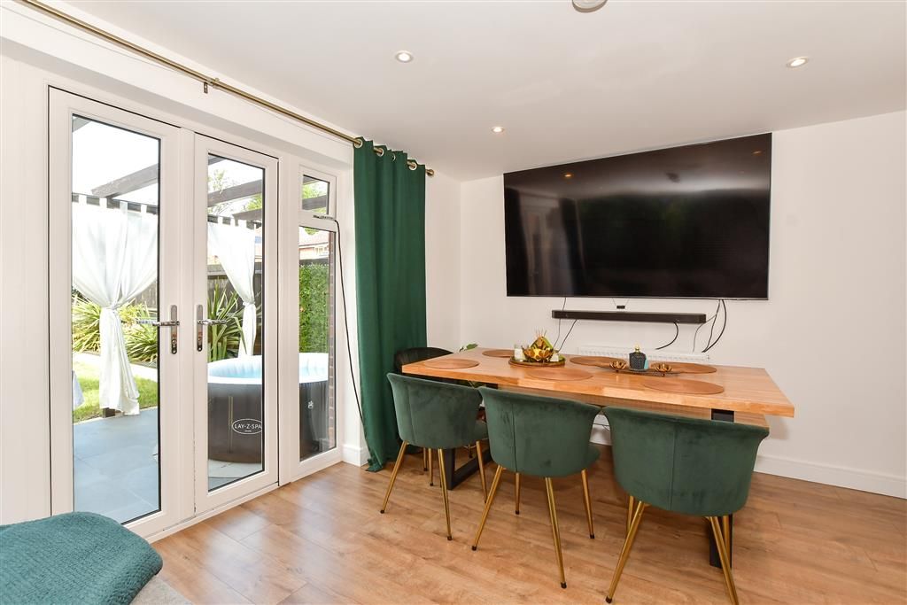 Property photo 3 of 14 Lounge/Dining Room