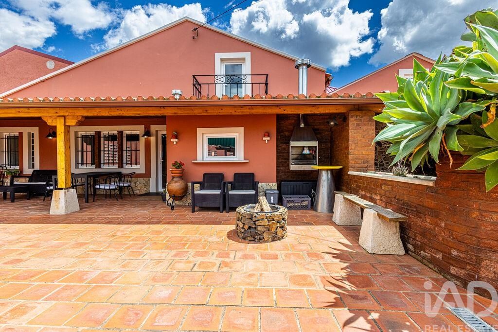 Property photo 1 of 39