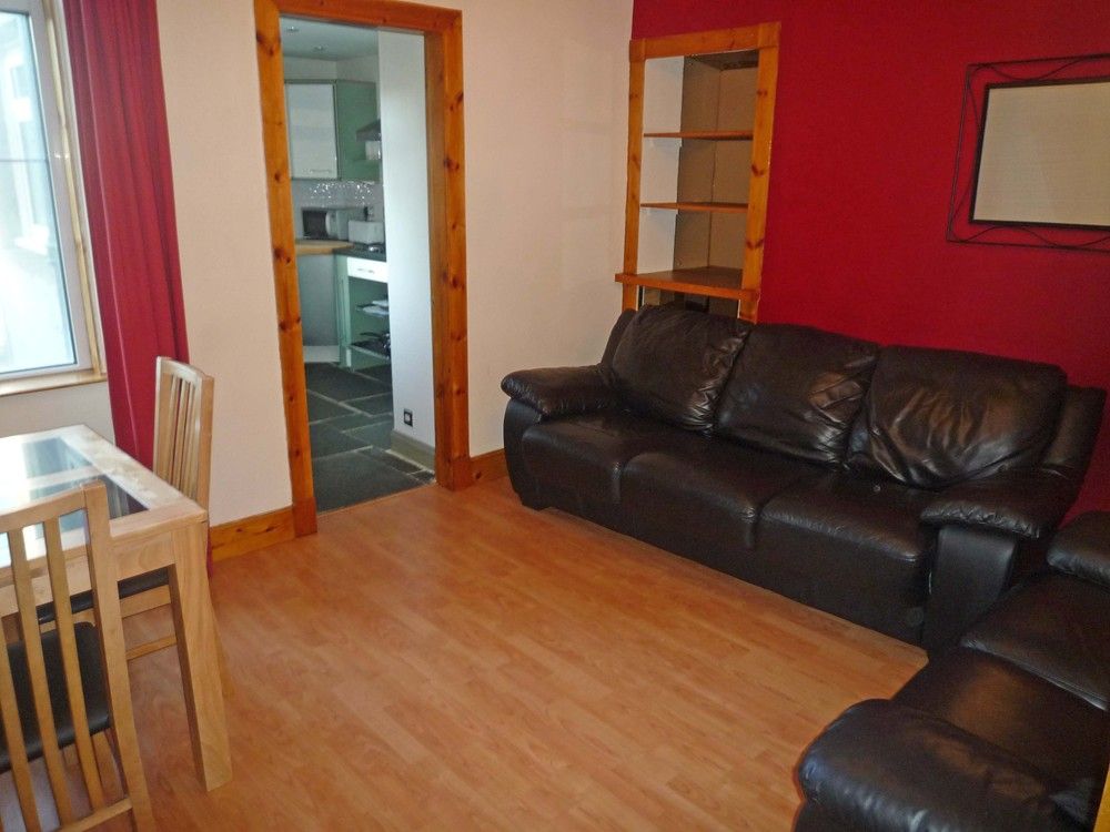 Property photo 1 of 5 Roslinst9