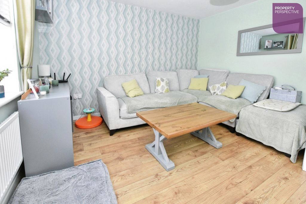 Property photo 3 of 17 Pbox-Img.Jpg