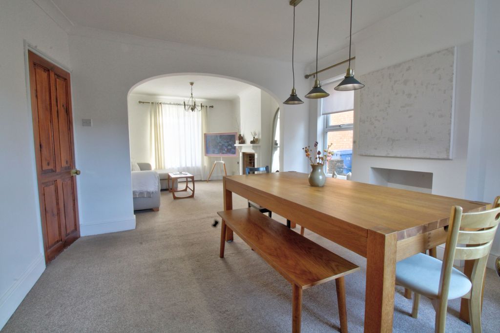 Property photo 3 of 15 Lounge Diner