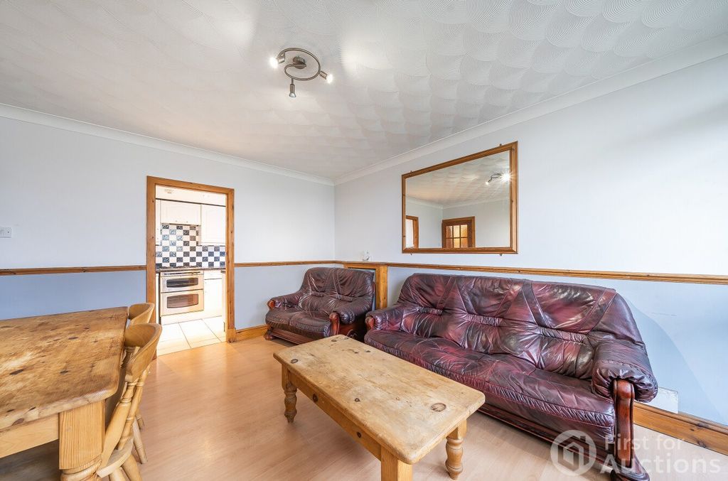 Property photo 3 of 9 Picture No. 37